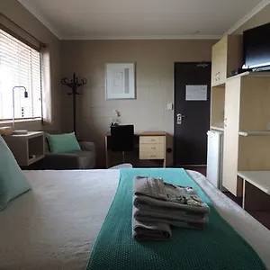 Motel Oasis